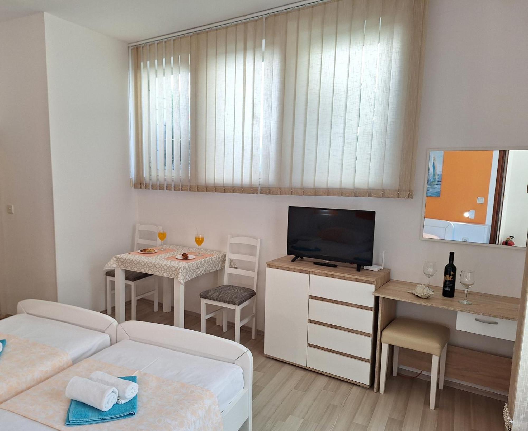 Appartement Sirena 2 *